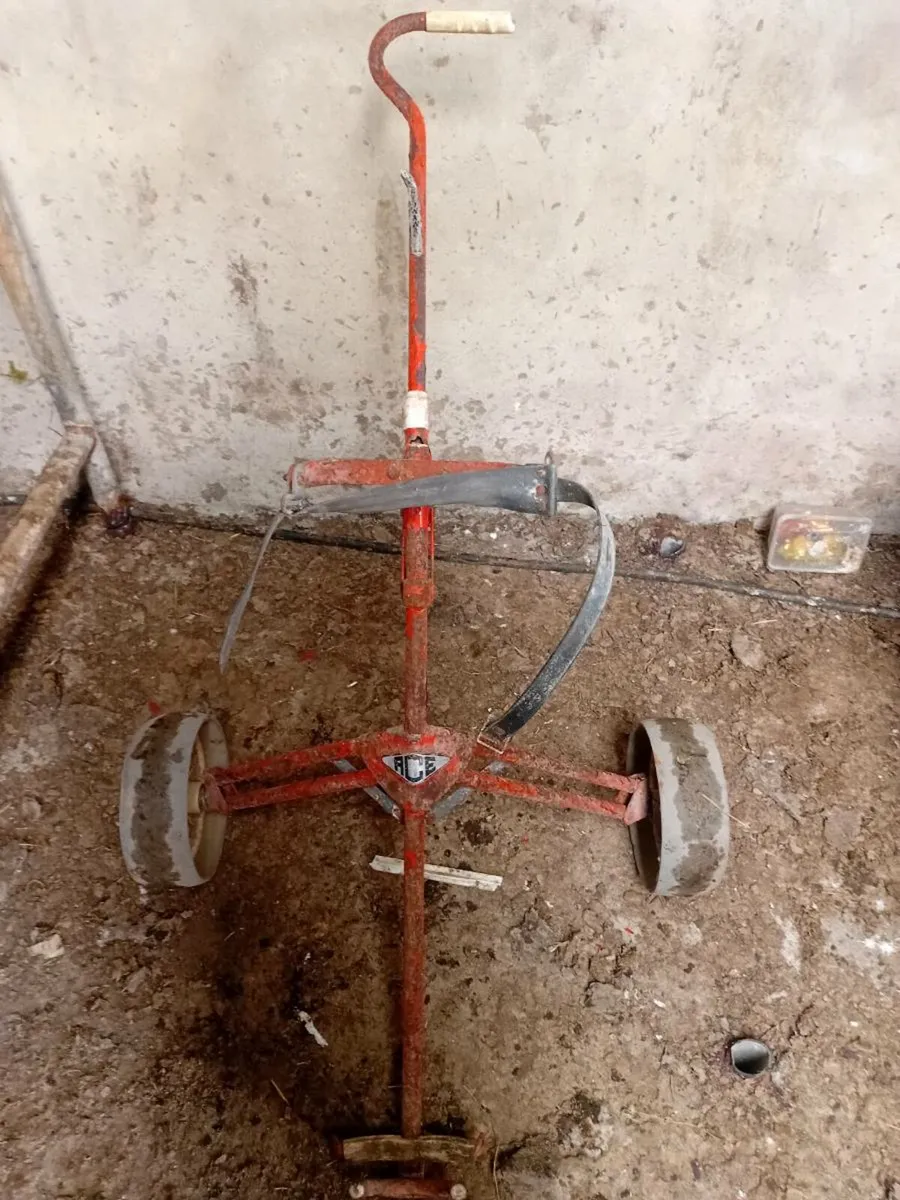 Vintage Ace Stowaway Golf Trolley - Image 1