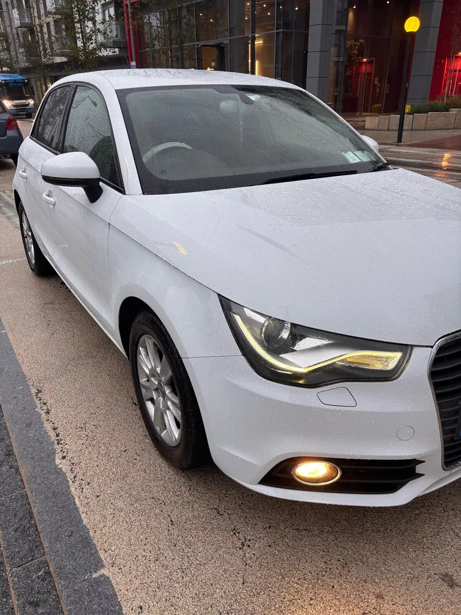 Audi A1 2015 - Image 2