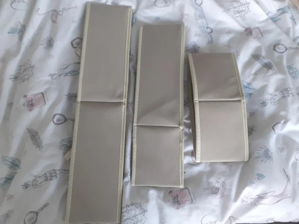 Organizers and boxes - Image 1