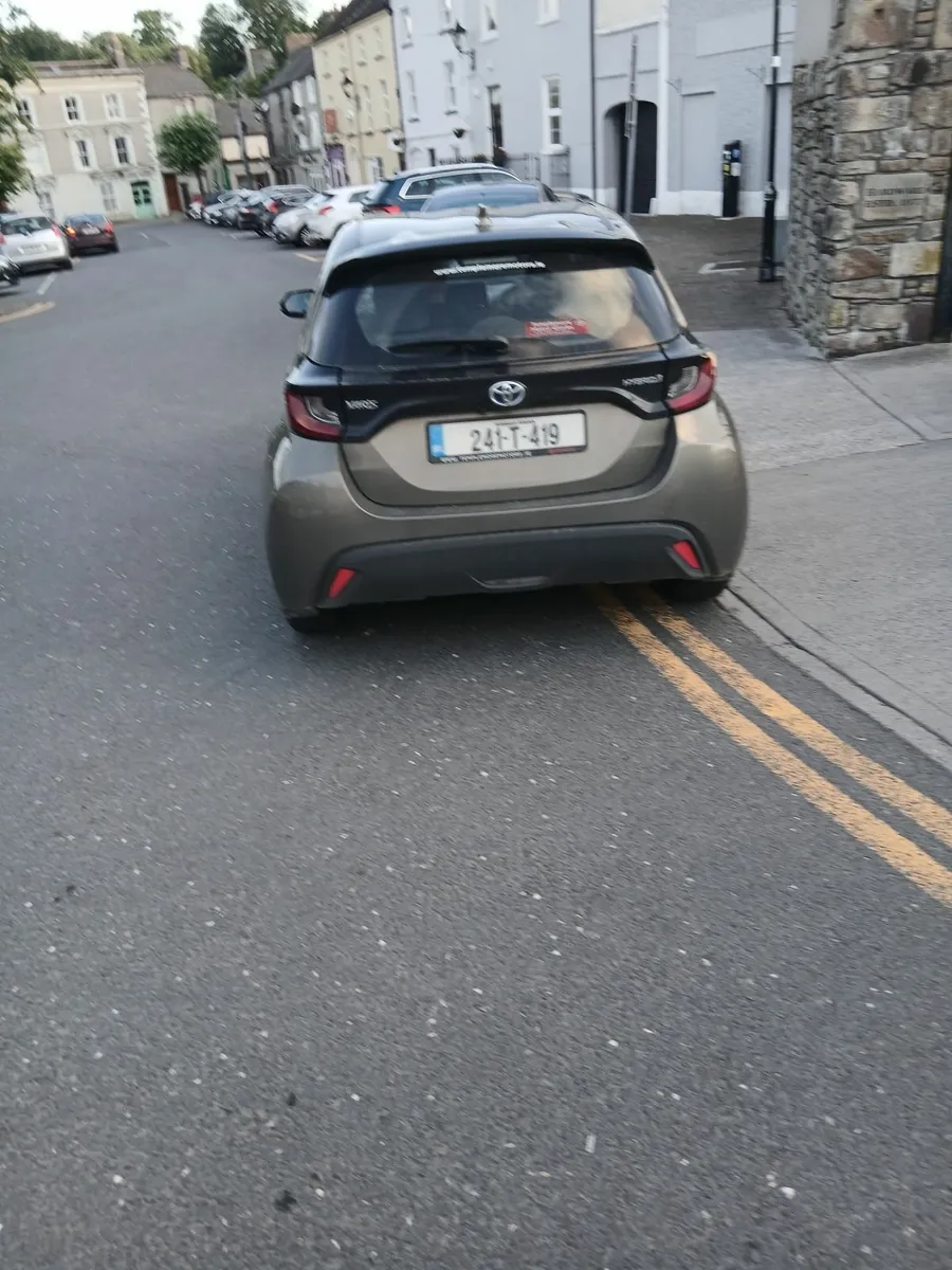 Toyota Yaris 2024 - Image 2