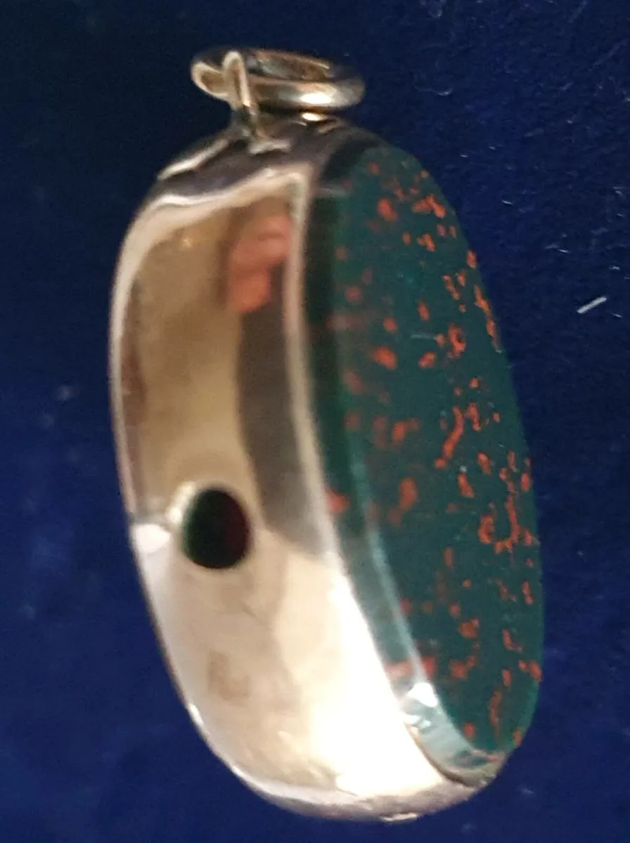 9ct Gold 2 Sided Semi-precious Stone Pendant - Image 4