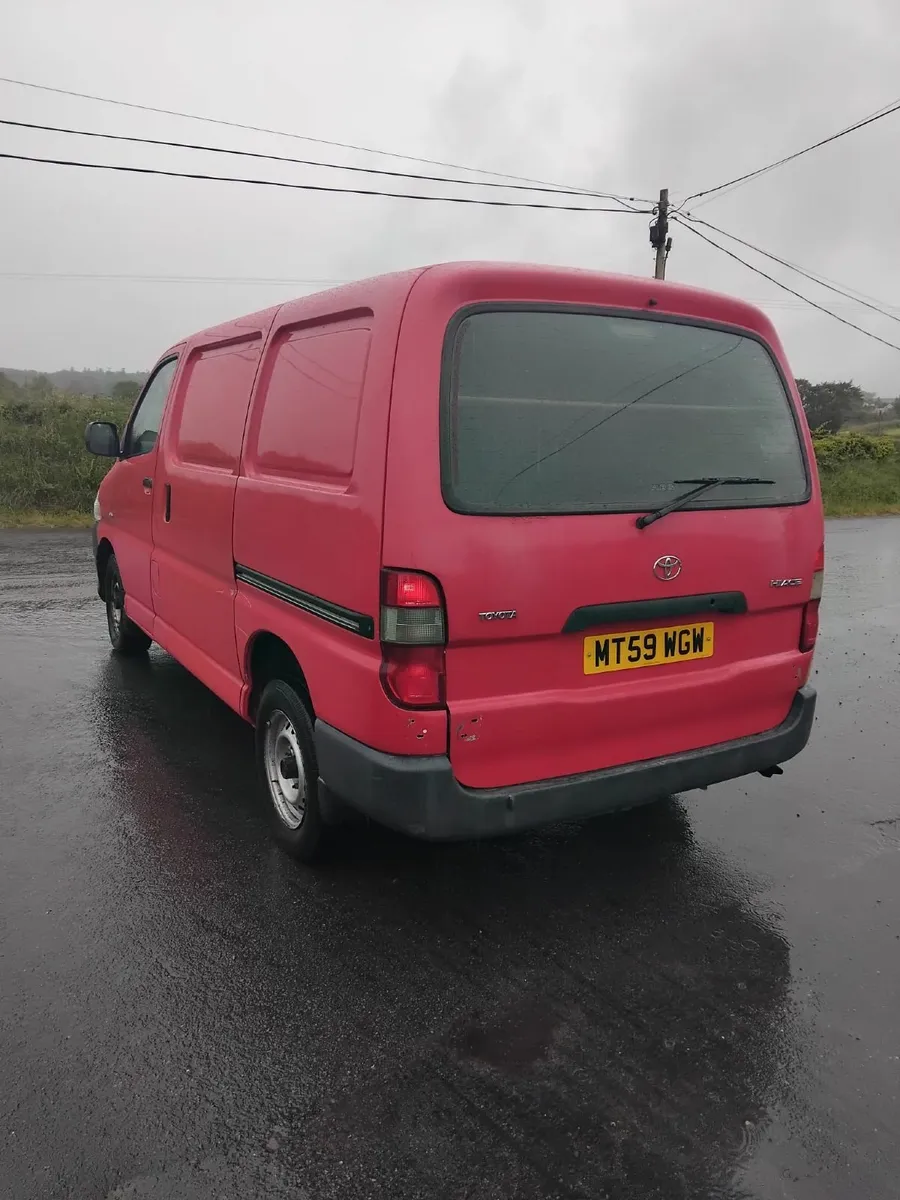 Toyota Hiace - Image 4