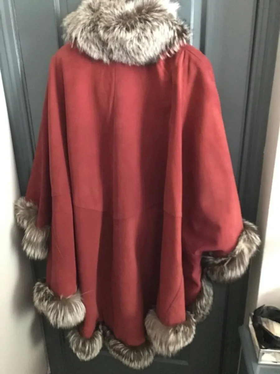 Deep red suede and silver fox edged cape - Image 2