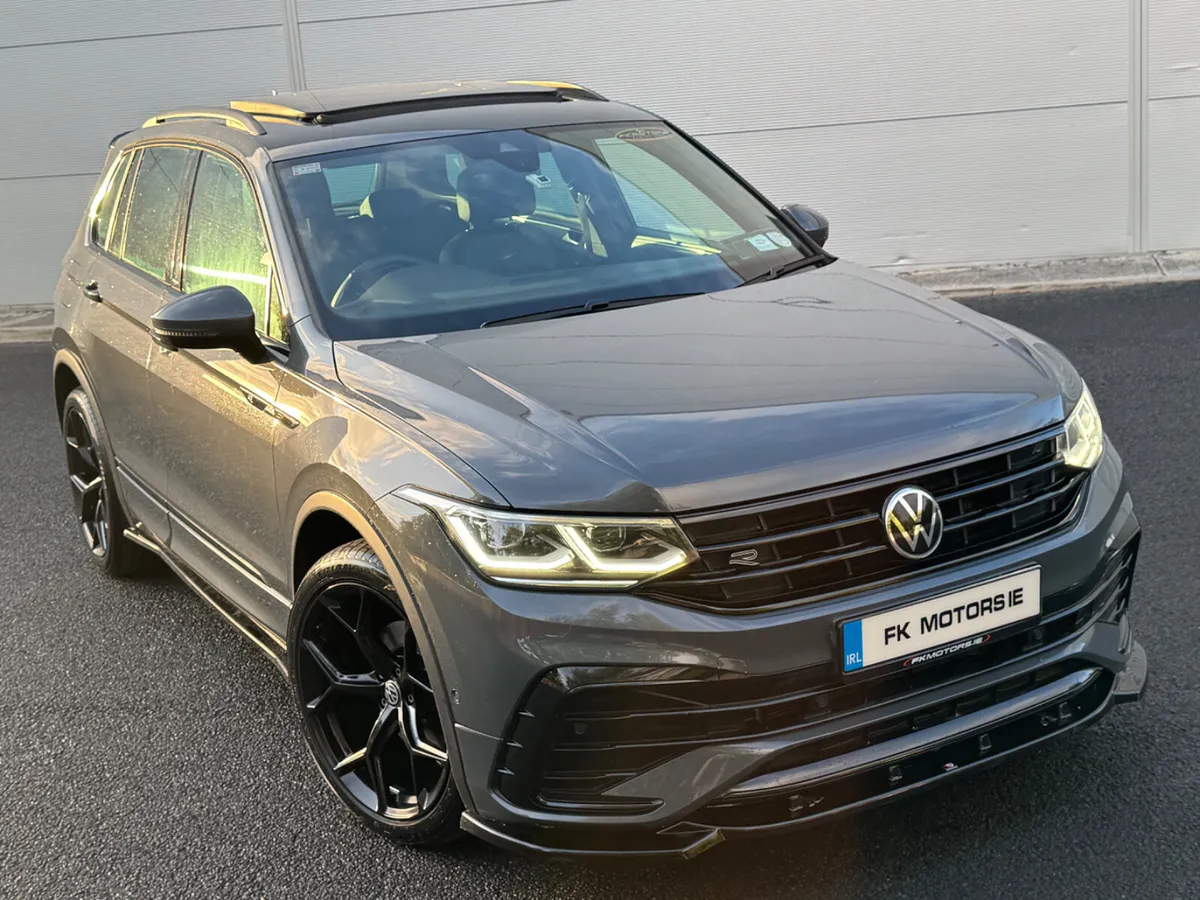 Volkswagen Tiguan 2021 RLINE sunroof & manual - Image 2