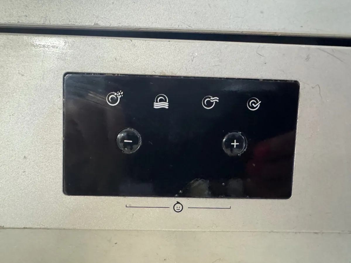 Dishwasher - Image 2