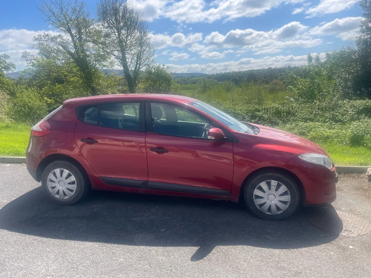 2010 Renault megane Taxed 07/25 Nct 09/25 - Image 2