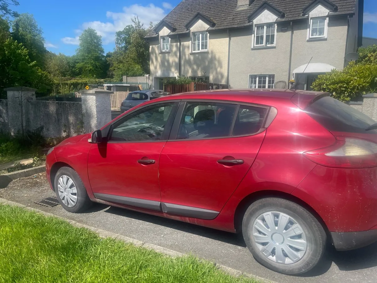 2010 Renault megane Taxed 07/25 Nct 09/25 - Image 3