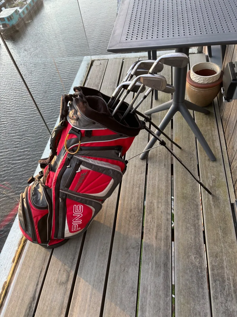 Golf clubs and stand bag - Image 1