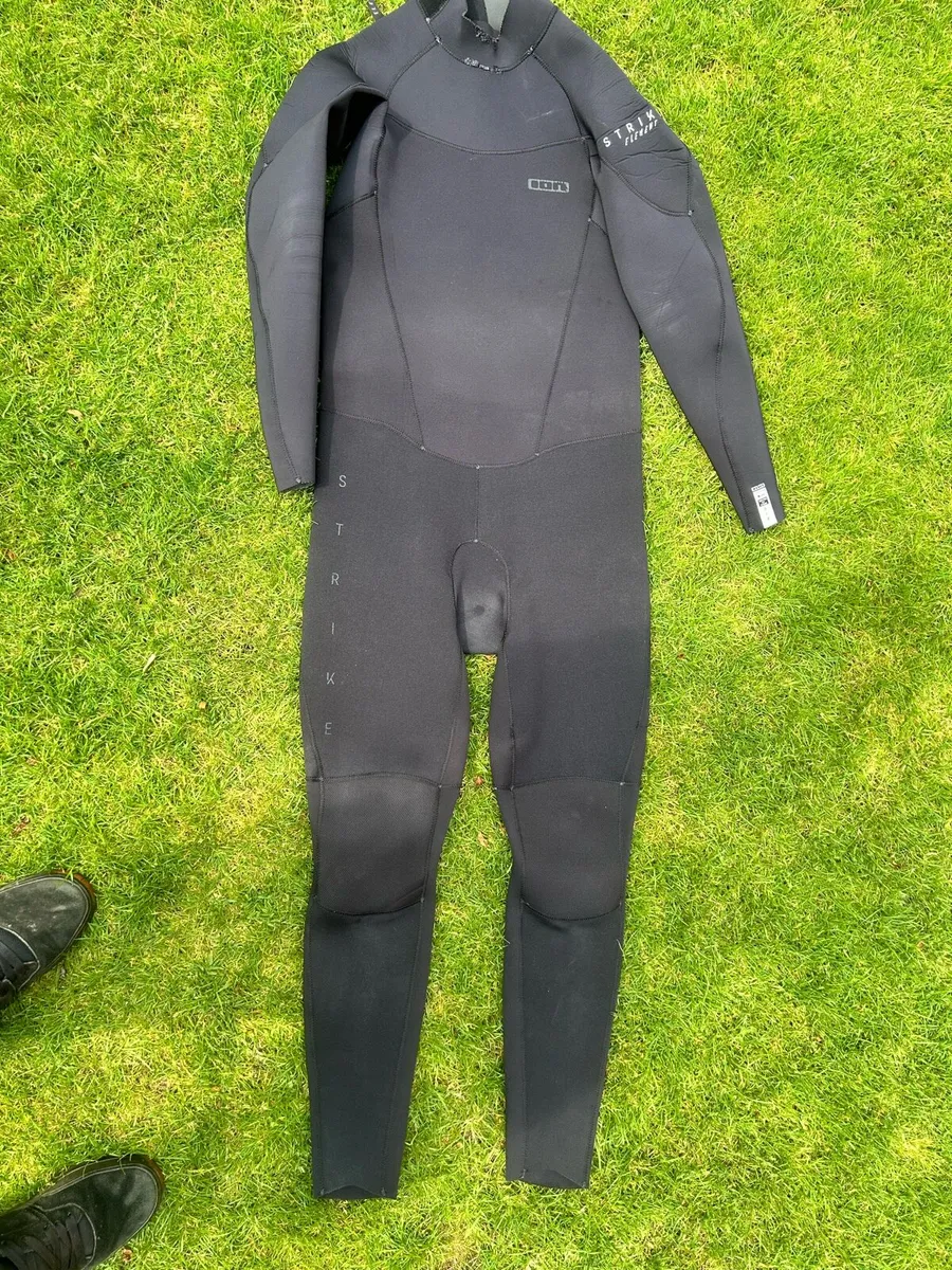 Ion Strike Element back zip Wetsuit size XL - Image 1
