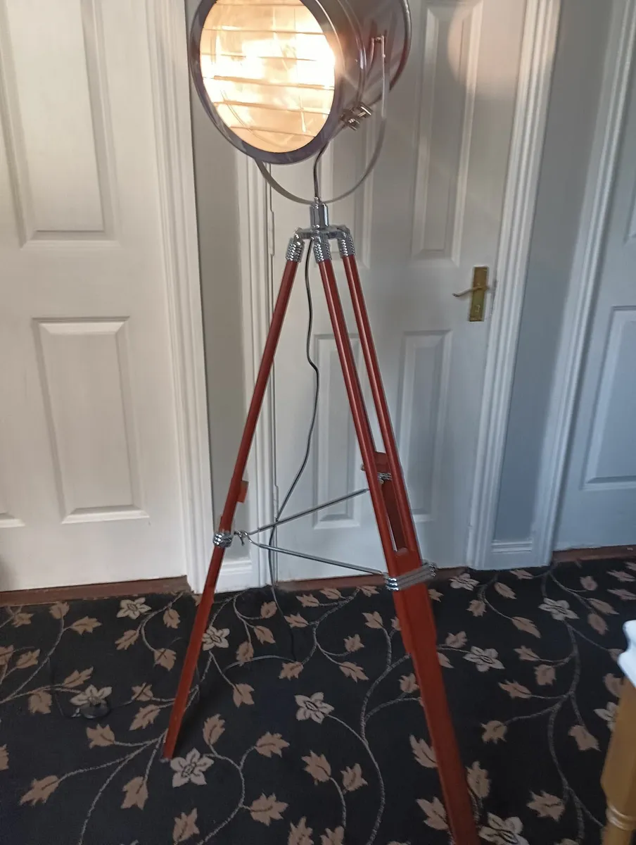 Large Tripod Lamp - Image 3
