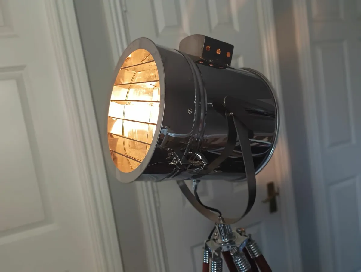 Large Tripod Lamp - Image 4