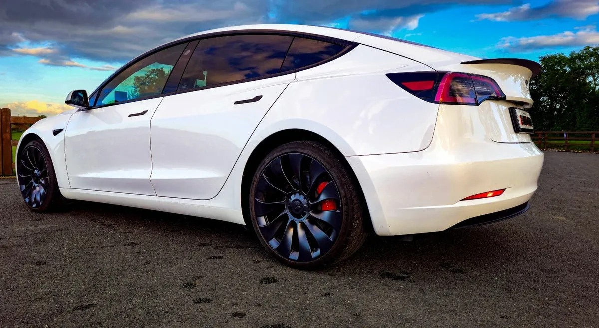 Tesla Model 3 Performance AWD - Image 3