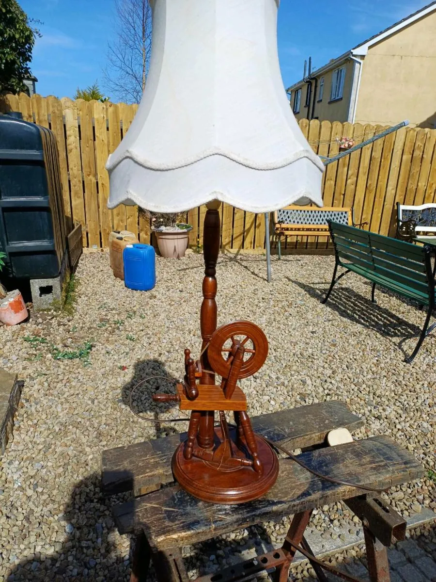 1950s Spinning Wheel Table Lamp - Image 1
