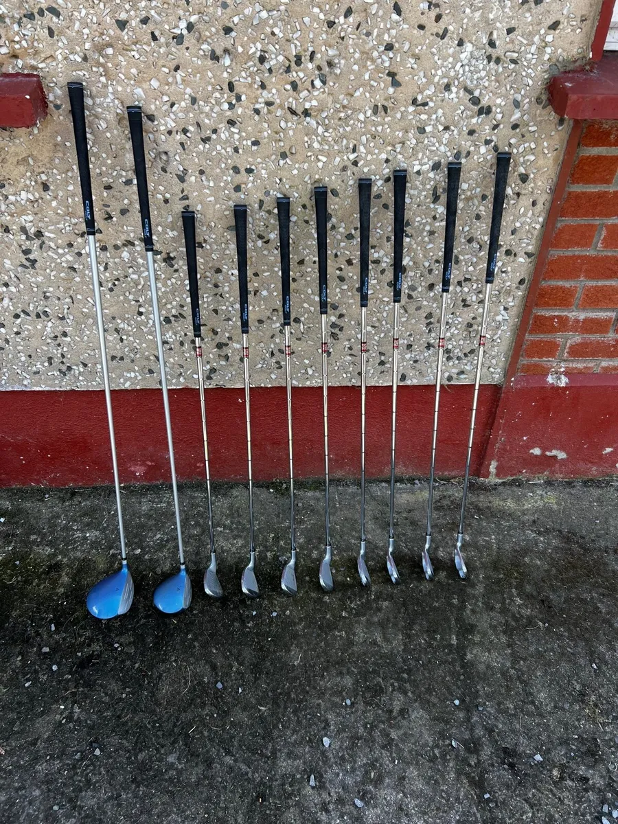 Gents Golf Clubs - Image 1