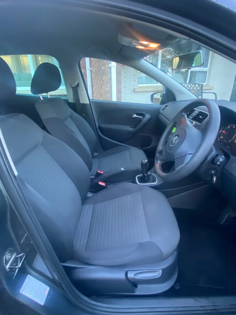 Volkswagen Polo 2012 - Image 2
