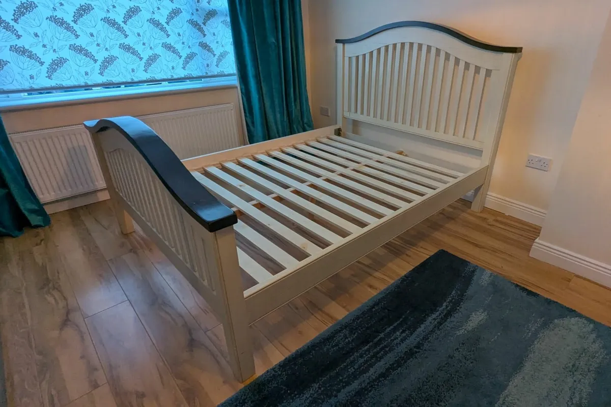 Wellington Bedframe (Harvey Norman) king size 5 ft - Image 2