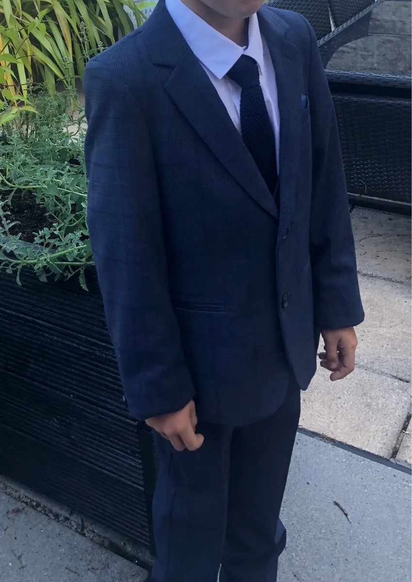 Boys communion/page boy suit - Image 1