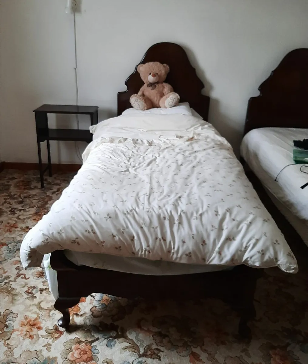 Beds - Image 2