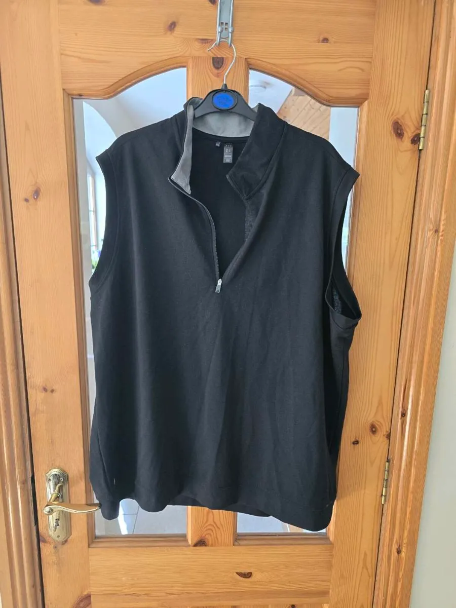 ADIDAS MEN'S ELEVATED QUARTER ZIP GOLF VEST - Image 1