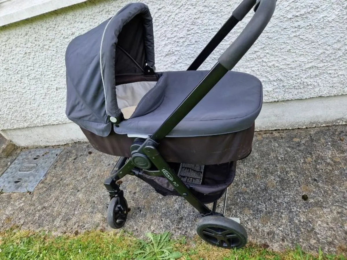 GRACO all in One PRAM & BUGGY. Plus Rain Cover - Image 1