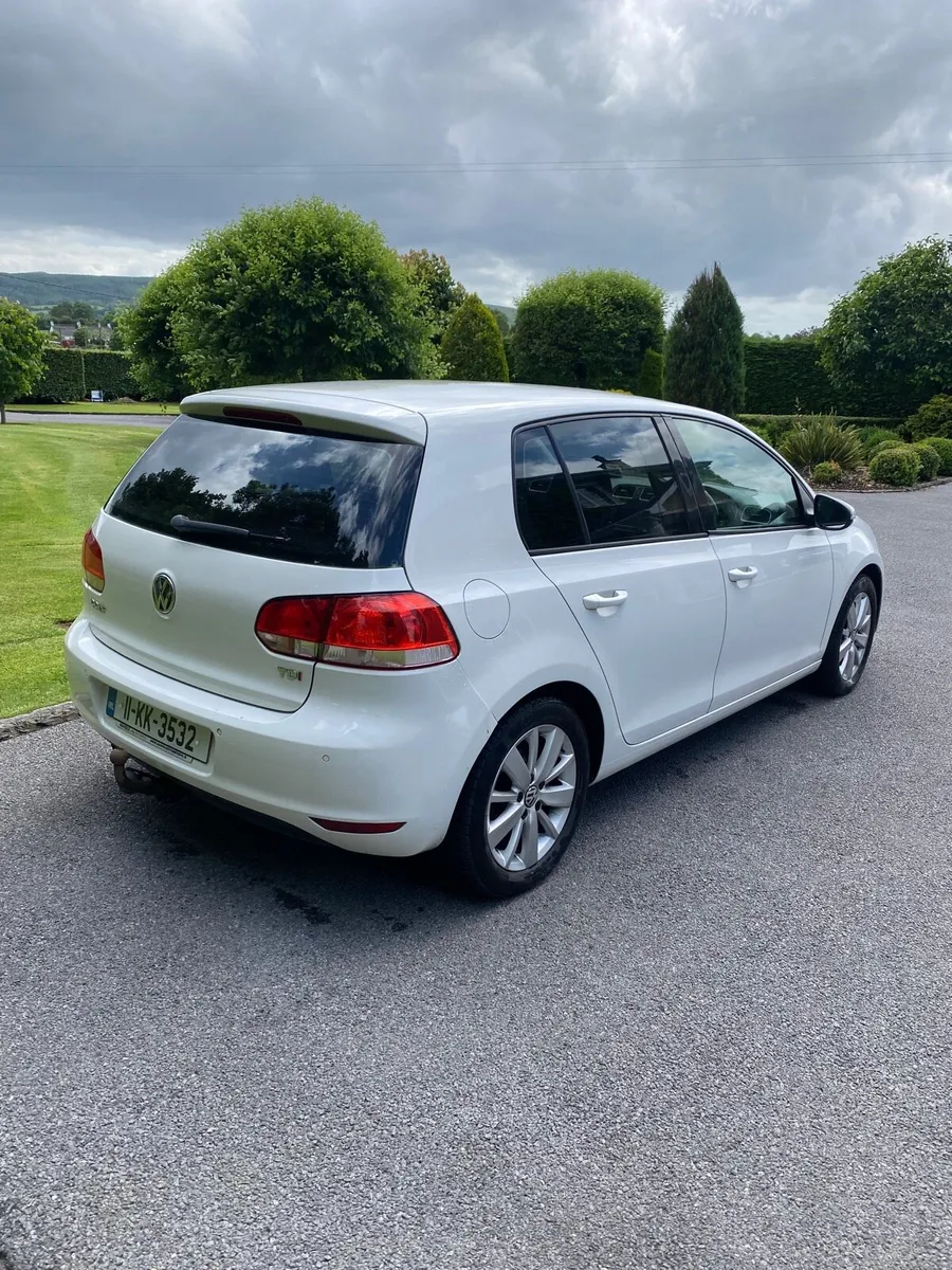 VW Golf 1.6 TDI - Highline - Image 4