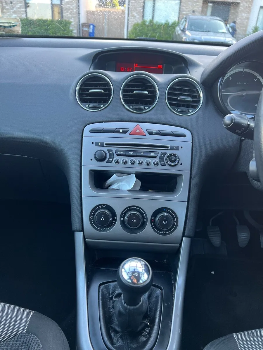 Peugeot 308 - Image 4