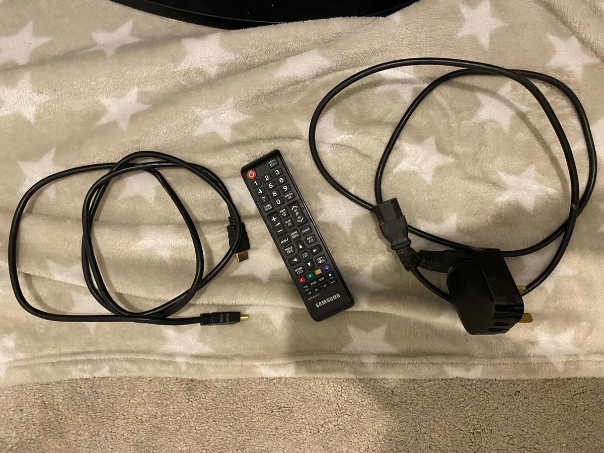 Samsung 42 inch TV (not smart) - Image 4