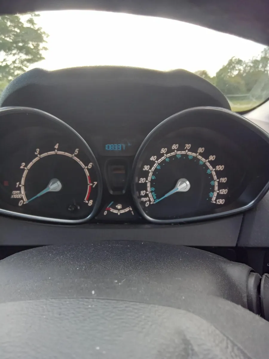 Ford Fiesta 2014 - Image 2
