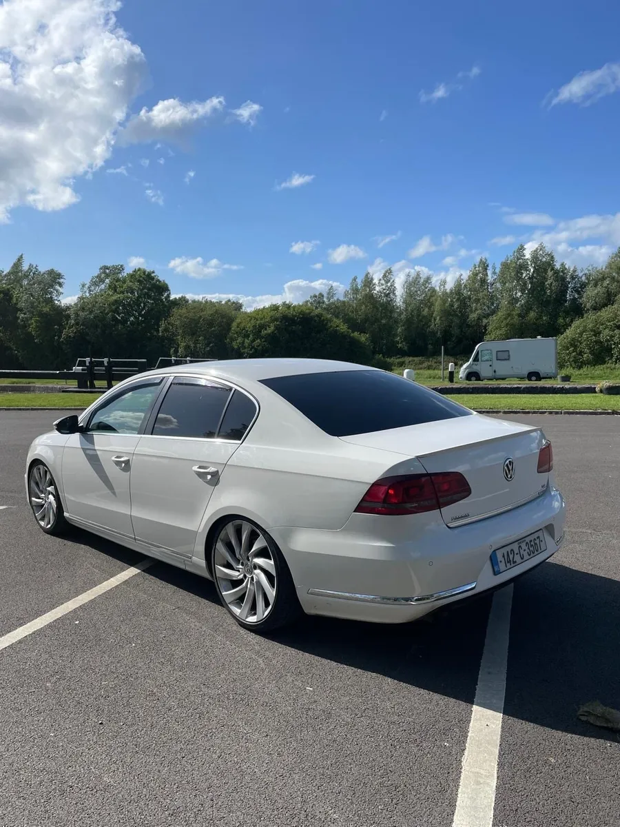 R-line Passat - Image 2