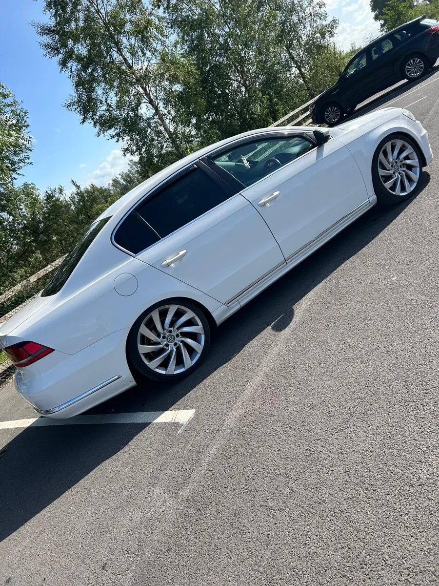 R-line Passat - Image 3