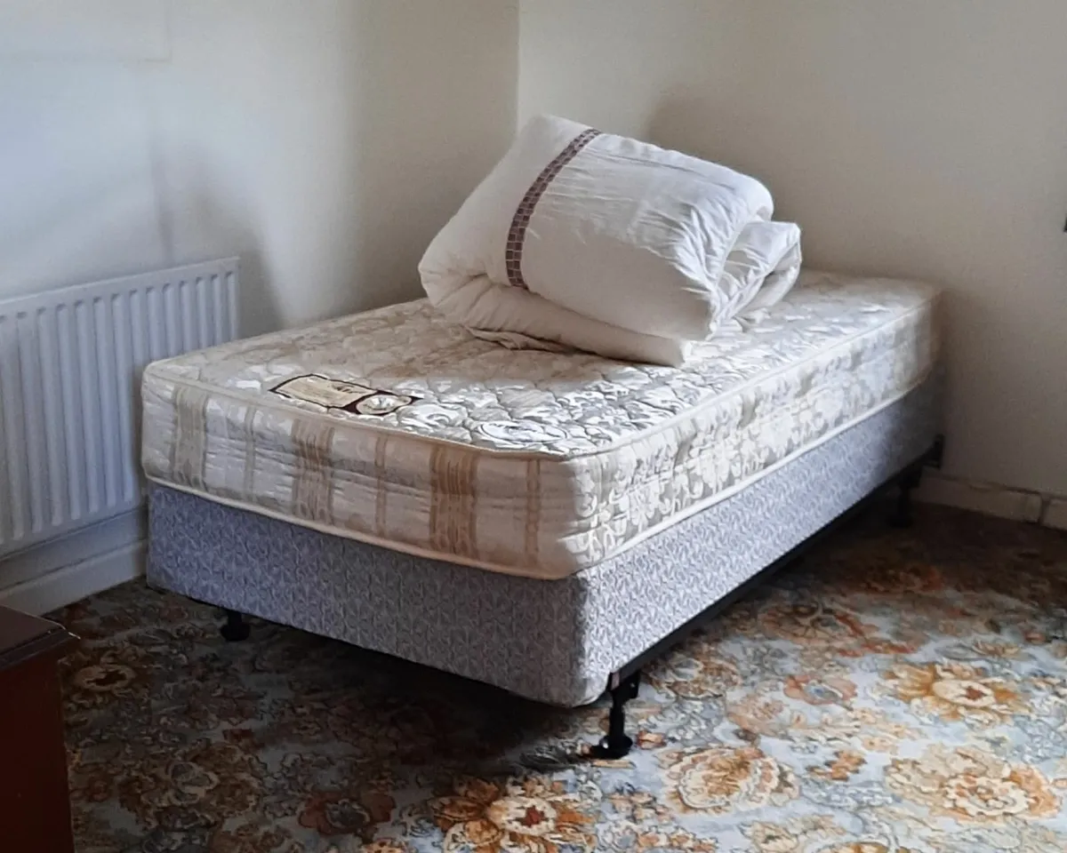 Beds - Image 2