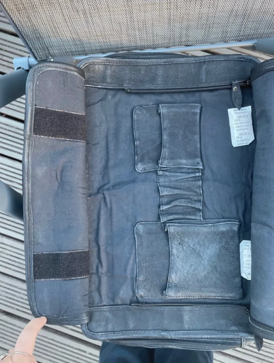 Vintage expandable leather satchel / briefcase new - Image 2
