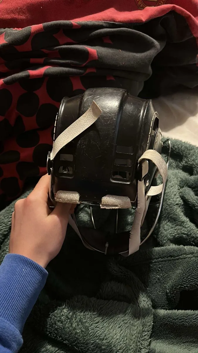 Hurling helmet - Image 3