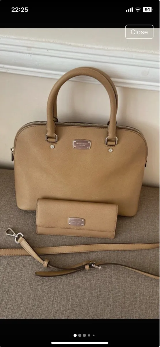Michael kors bag and matching purse - Image 1