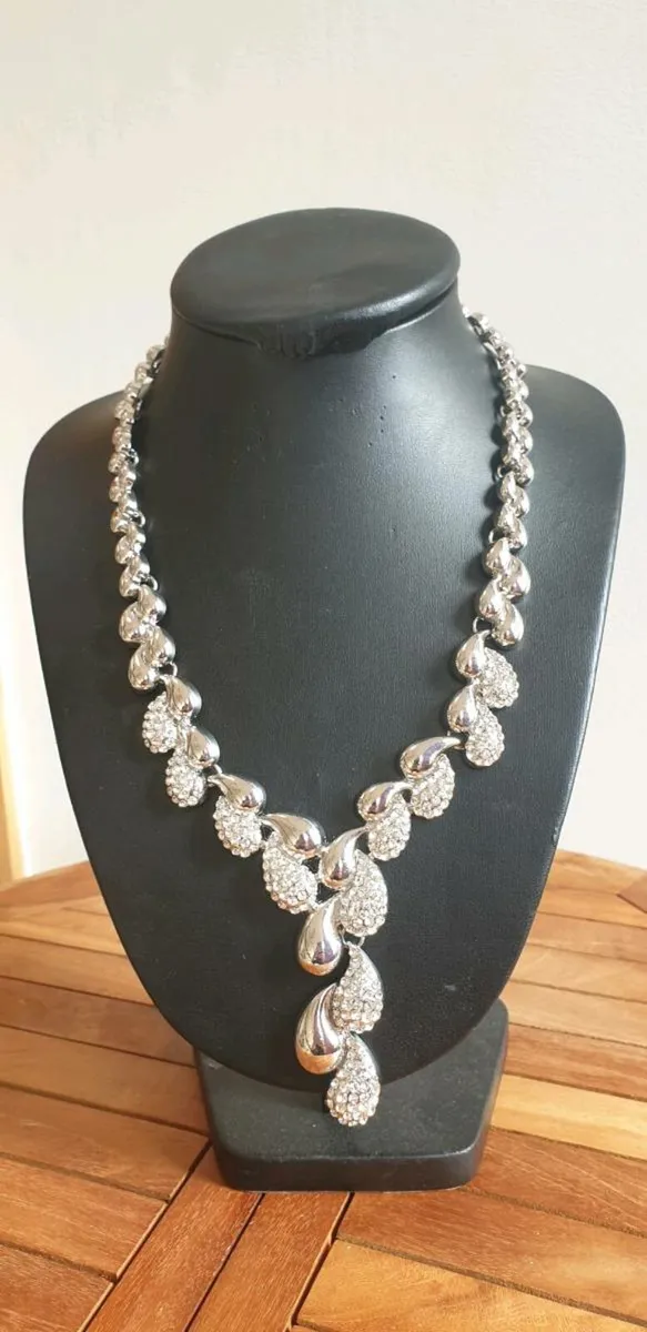 Costume Jewellery - New & Pre-owned - From e3 - Image 1