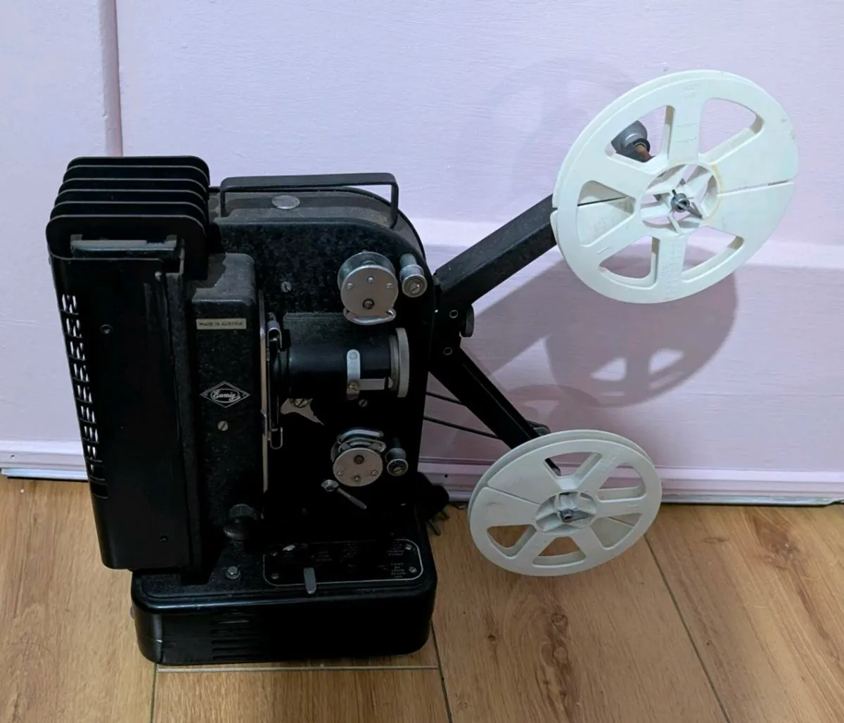 VINTAGE EUMIG AUSTRIA 8MM PROJECTOR - Image 1