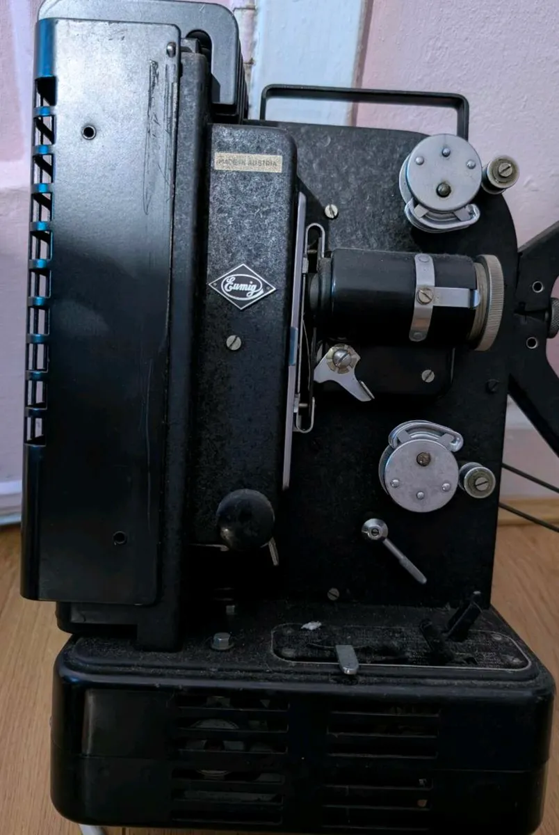 VINTAGE EUMIG AUSTRIA 8MM PROJECTOR - Image 3