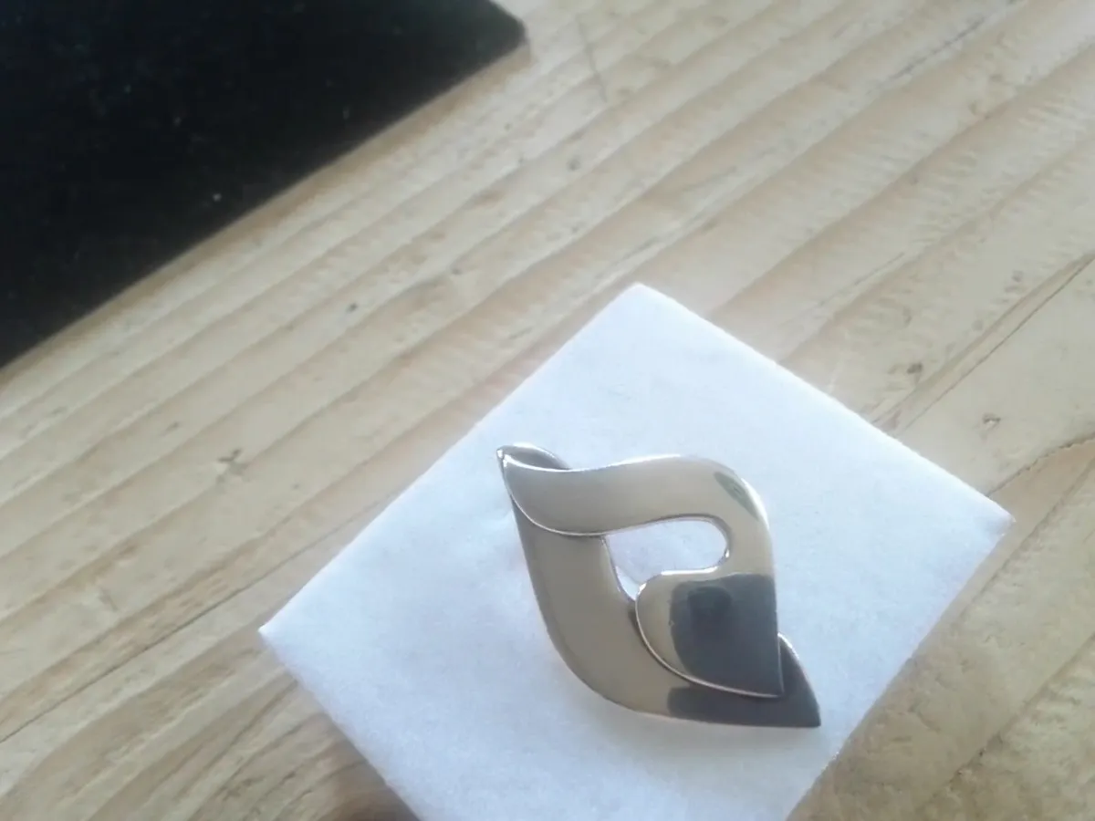 STERLING SILVER VINTAGE SWIRL PENDANT - Image 1