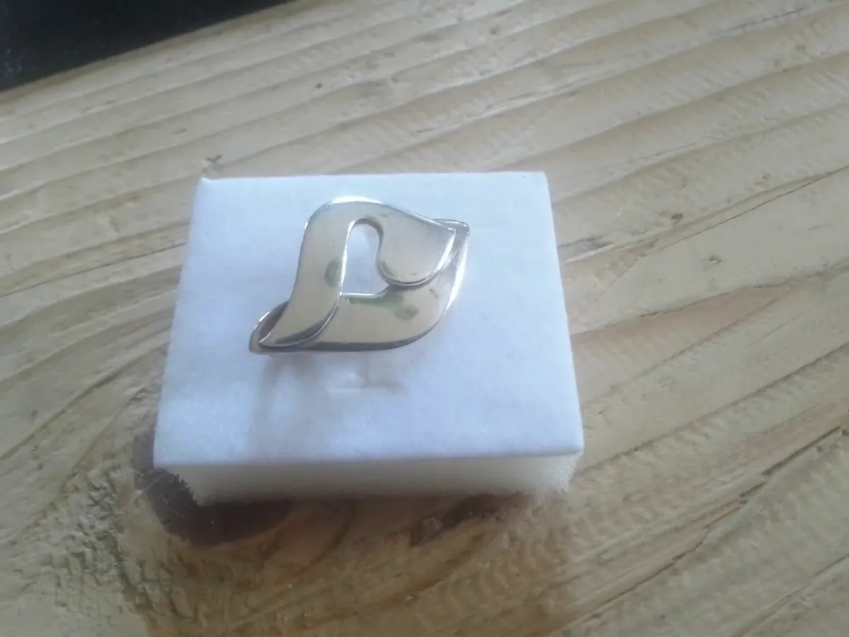 STERLING SILVER VINTAGE SWIRL PENDANT - Image 4