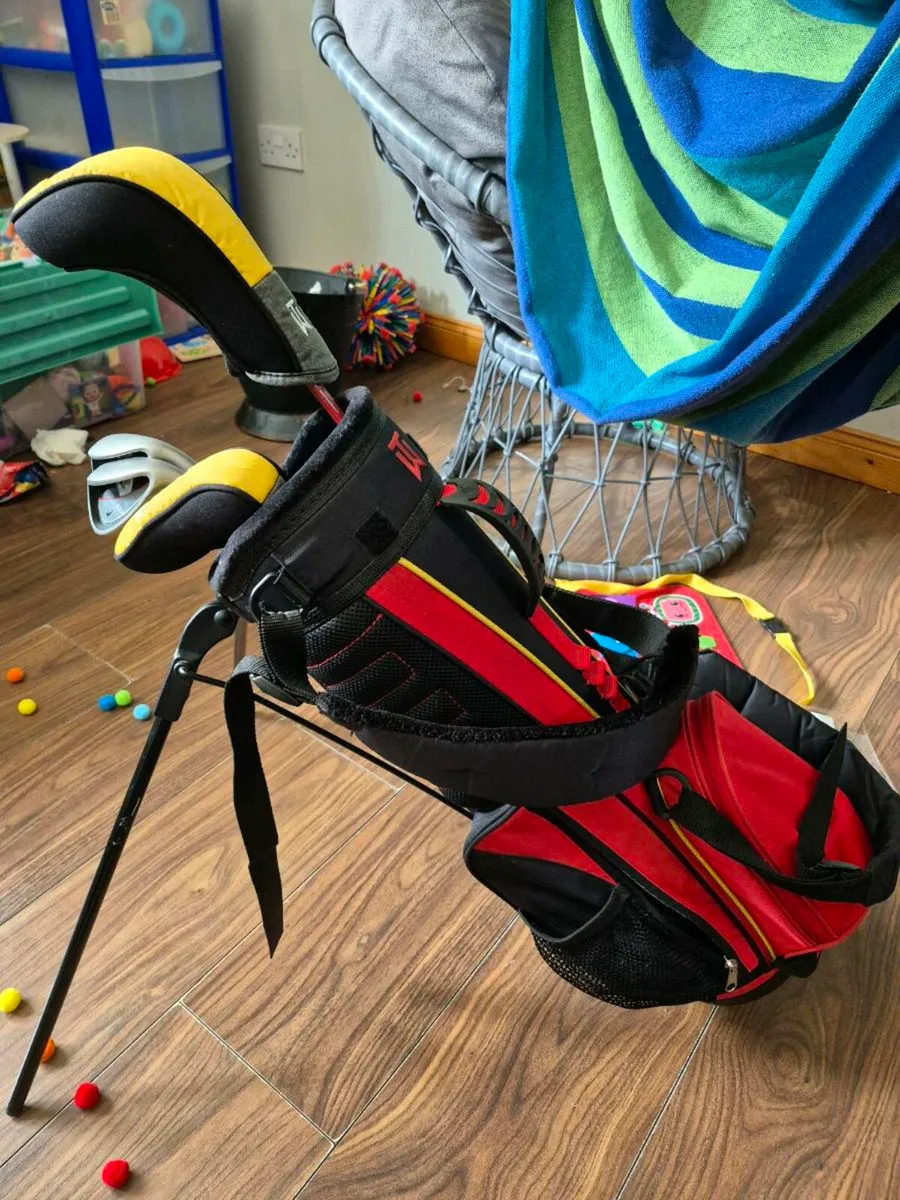 TIGER WOODS NIKE VR JUNIOR SET 5-7 YRS EXCELLENT - Image 1