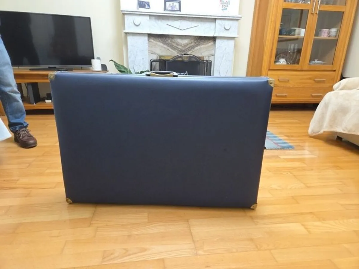 Professionally handmade massage plinth - Image 1