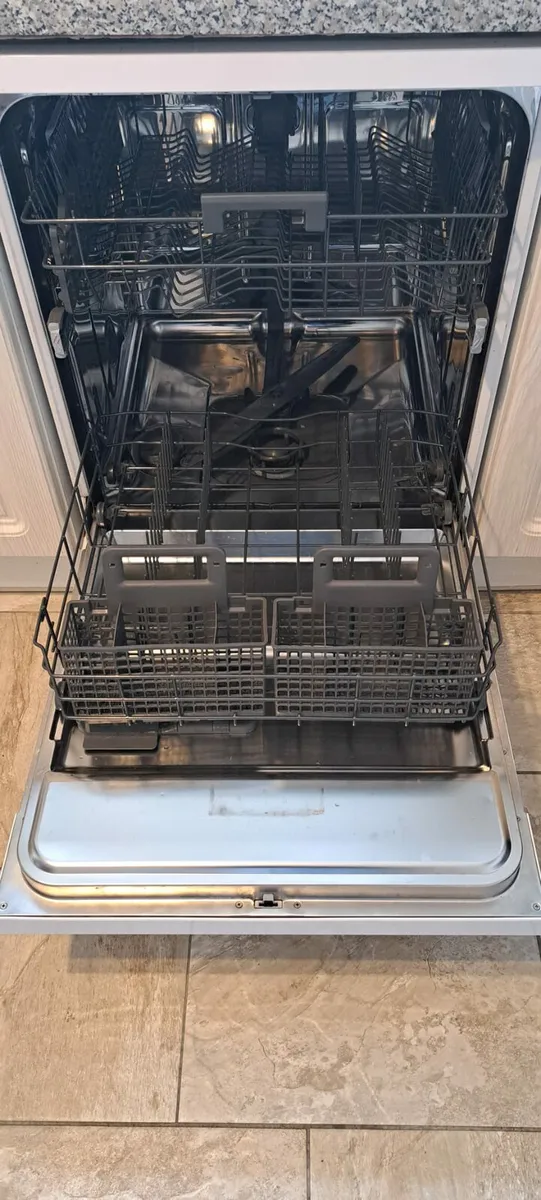 Dishwasher - Image 2