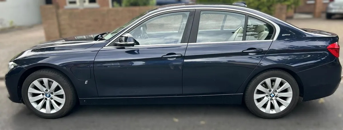 BMW 3-Series 330e Saloon SE 2017 - Image 1