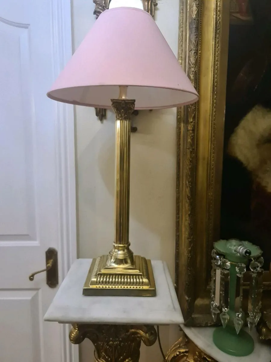 Brass Vintage Corinthian lamp - Image 3