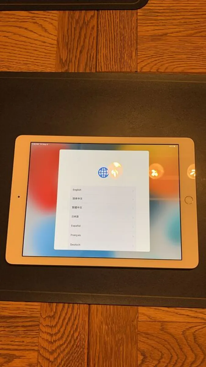 iPad 128GB 6th Gen (wi-fi) - Image 1
