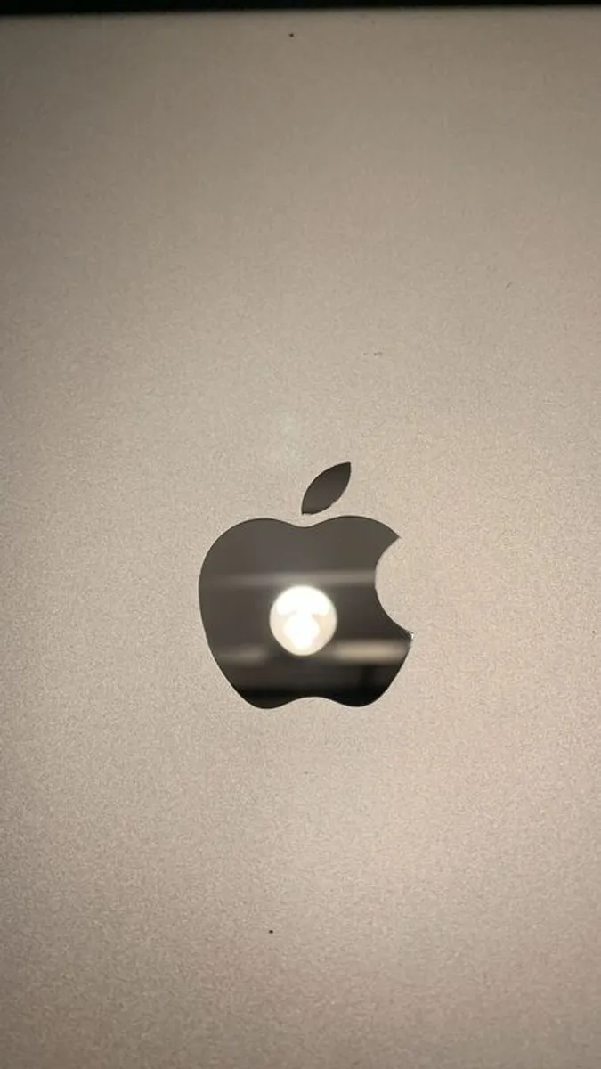 iPad 128GB 6th Gen (wi-fi) - Image 2