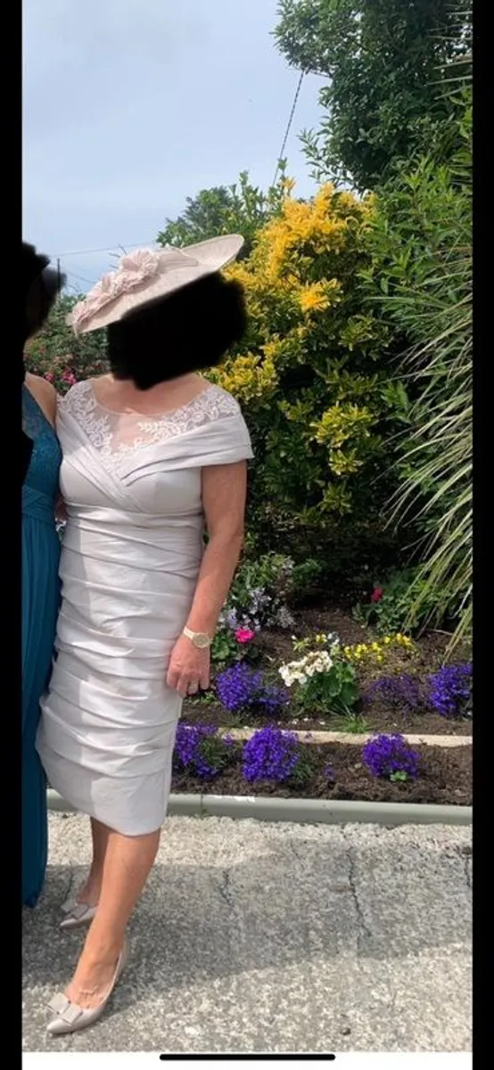 Mother of the Bride Outfit Size 16 - Image 2
