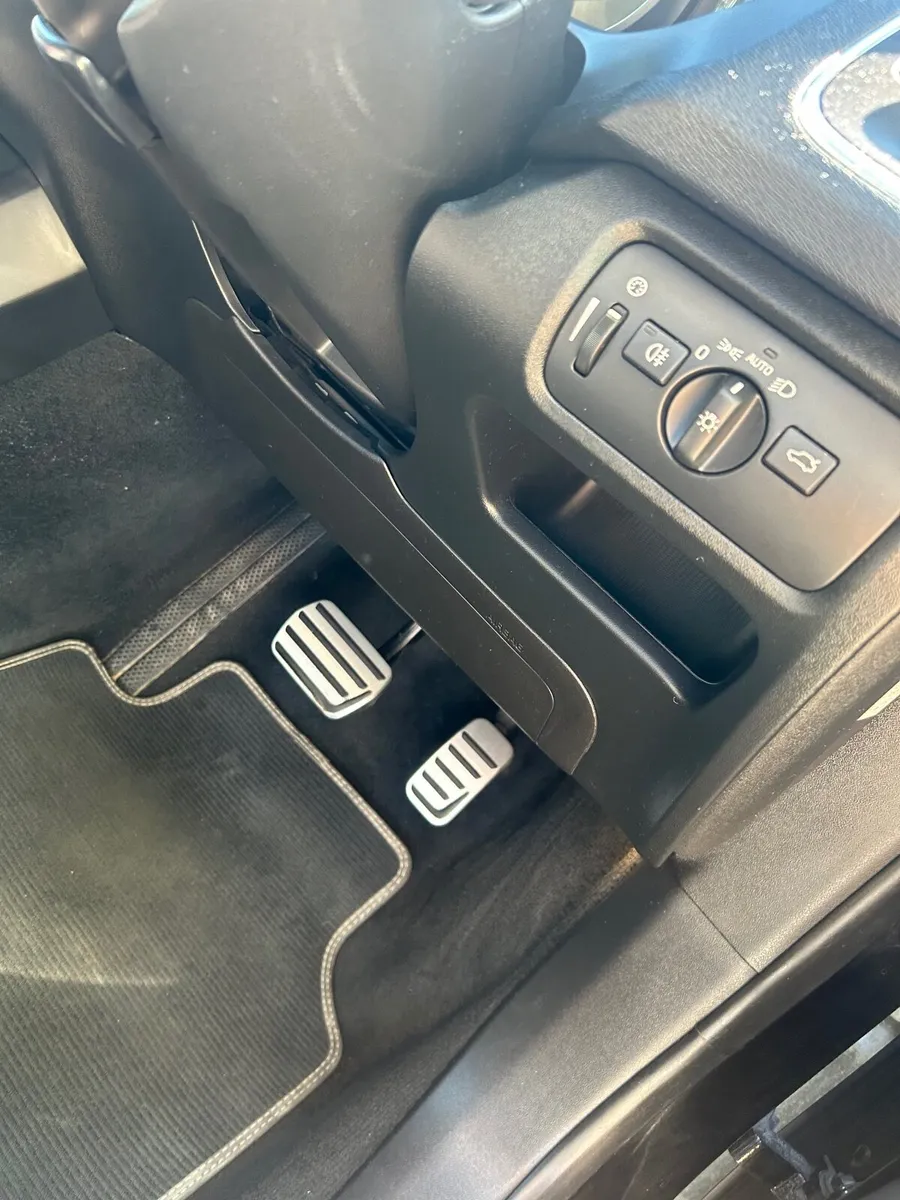Volvo V40 2015 - Image 3
