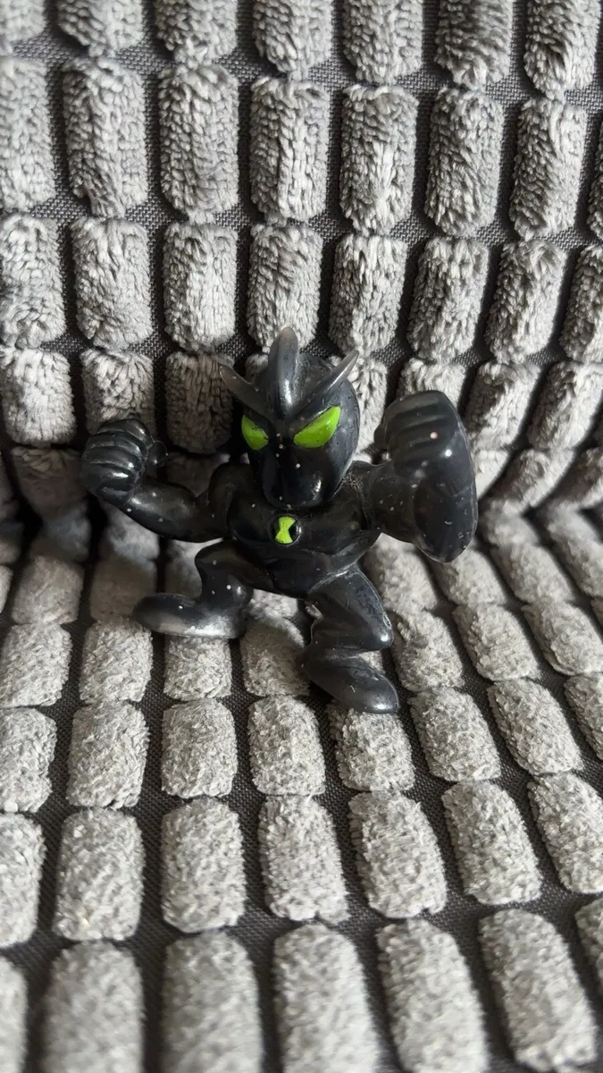 RARE Ben 10 Figures - Image 4