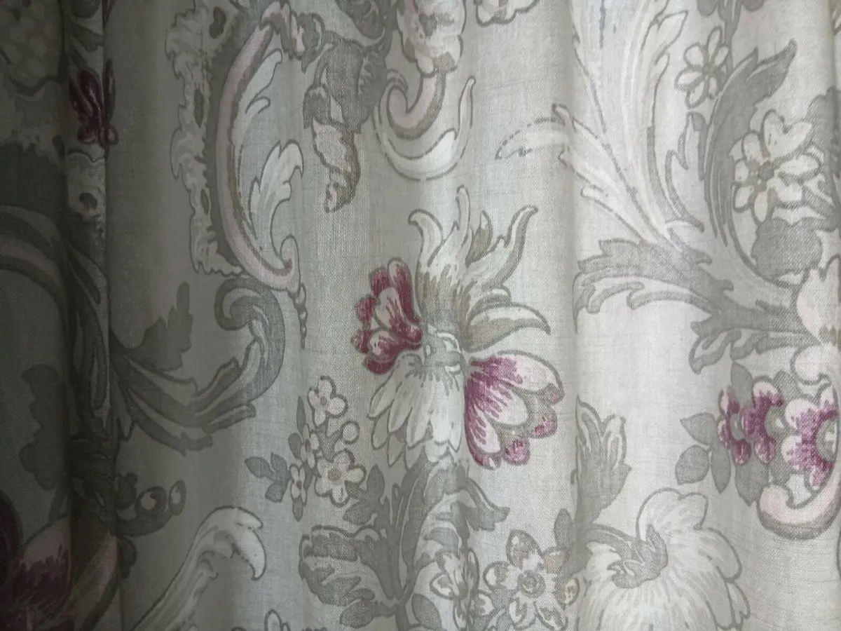 Curtains - Image 4